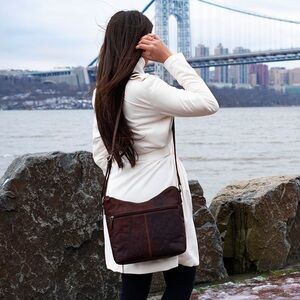 Jack Georges Women’s Leather Crossbody bag with Zipper Pocket